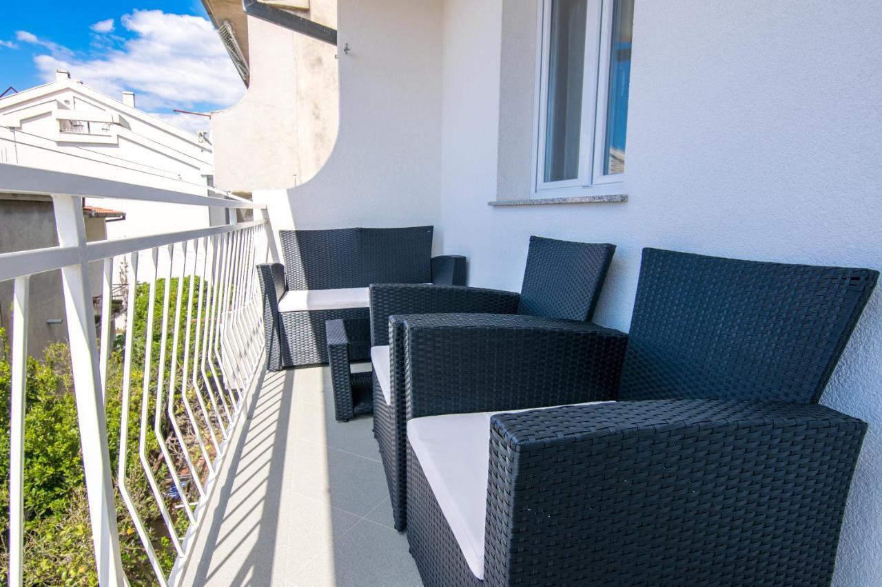 Ferienwohnung Apartman Petra Makarska Exterior foto