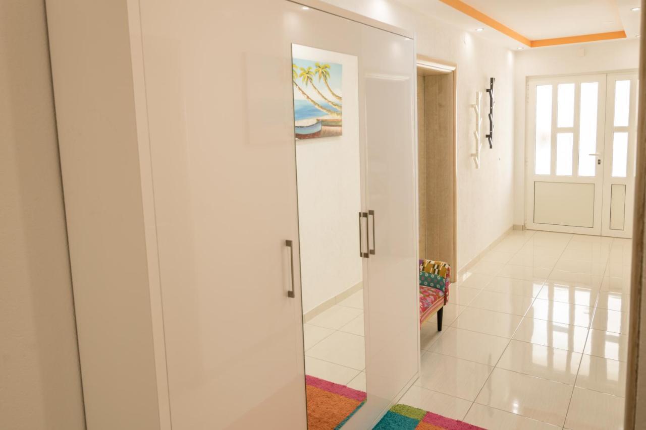 Ferienwohnung Apartman Petra Makarska Exterior foto