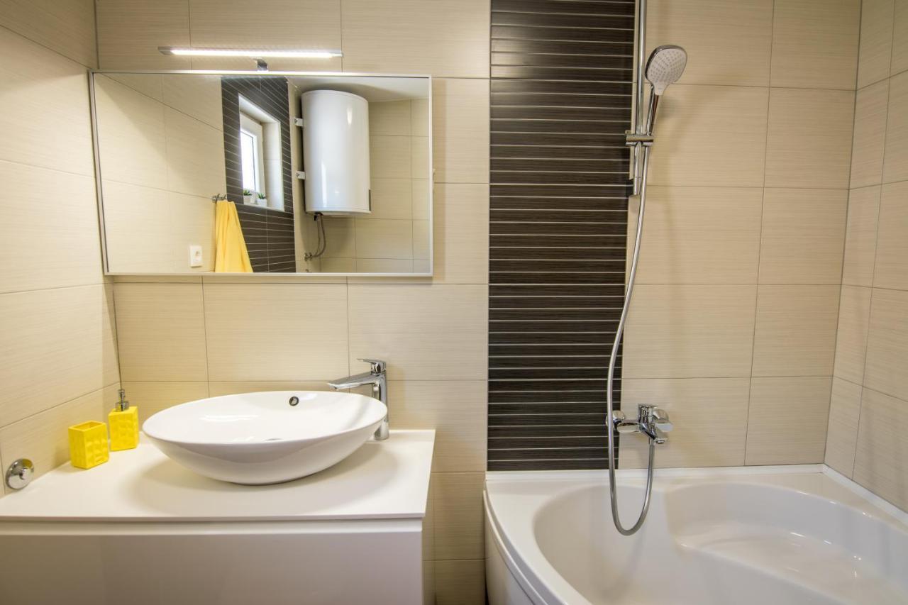 Ferienwohnung Apartman Petra Makarska Exterior foto